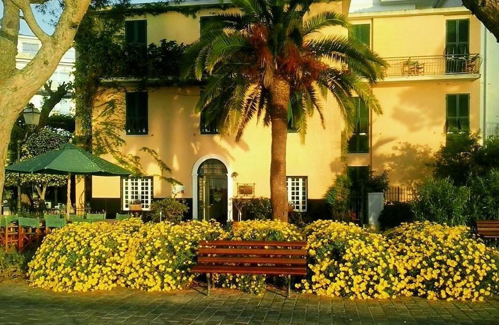 Hotel Beau Rivage Alassio Exterior foto