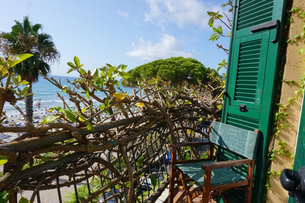 Hotel Beau Rivage Alassio Exterior foto
