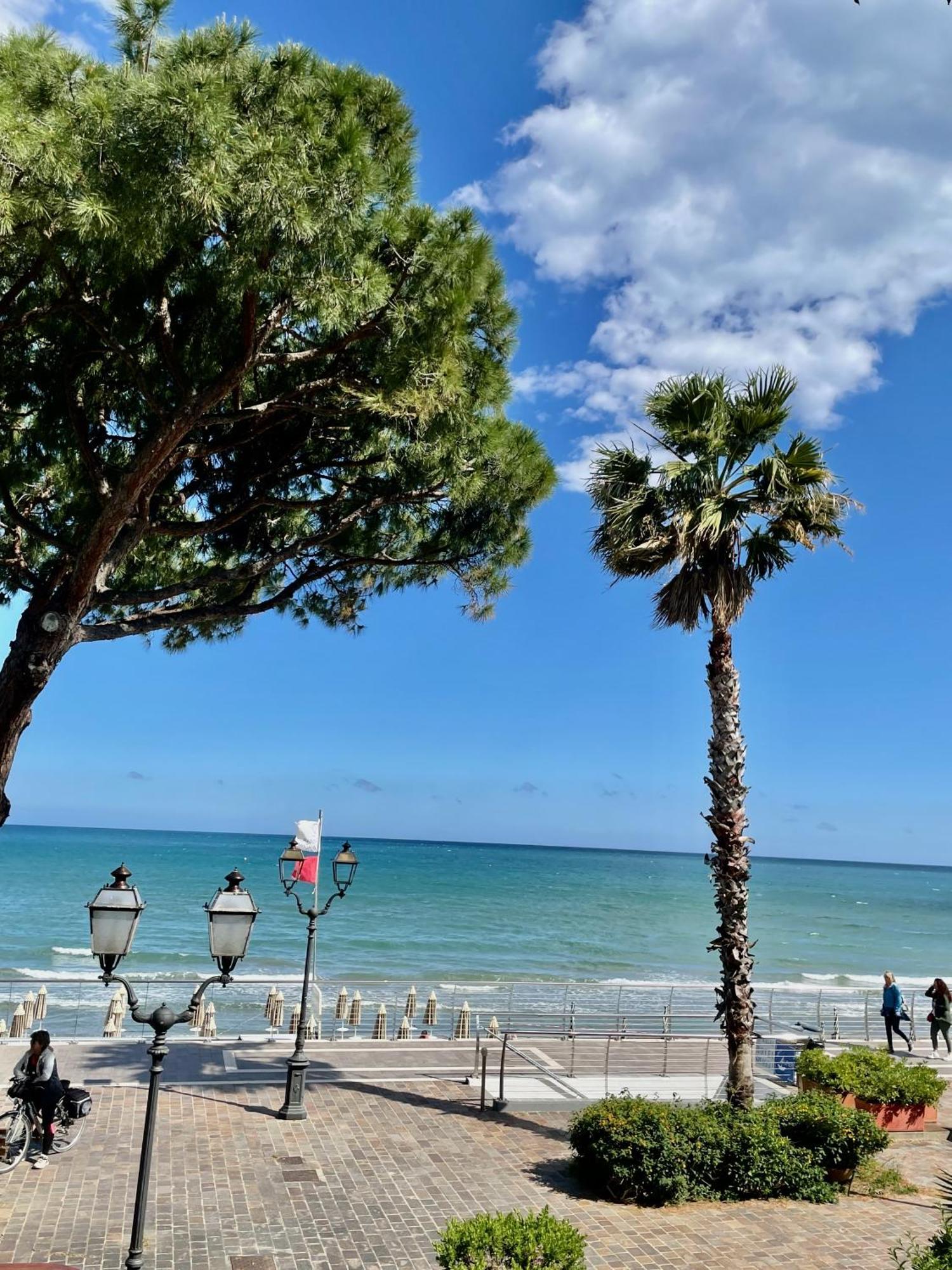 Hotel Beau Rivage Alassio Exterior foto